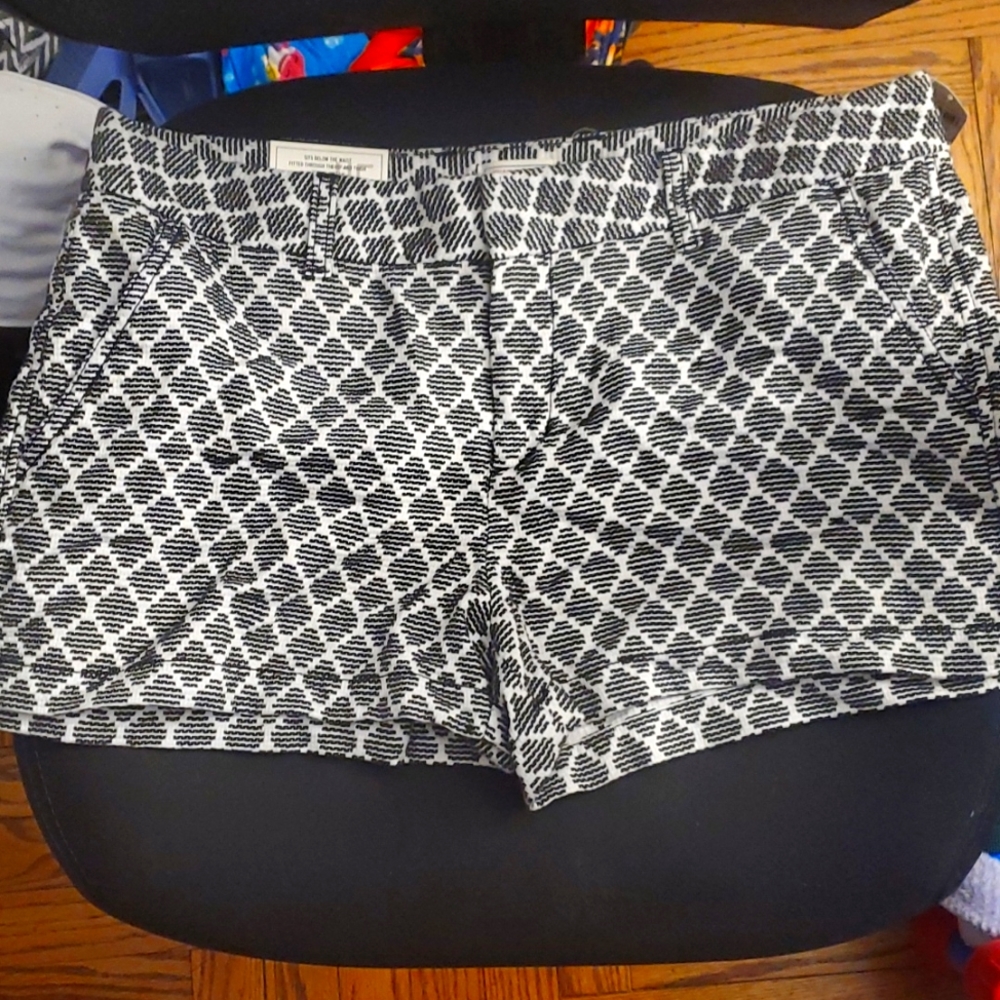 GAP 3 inch city short